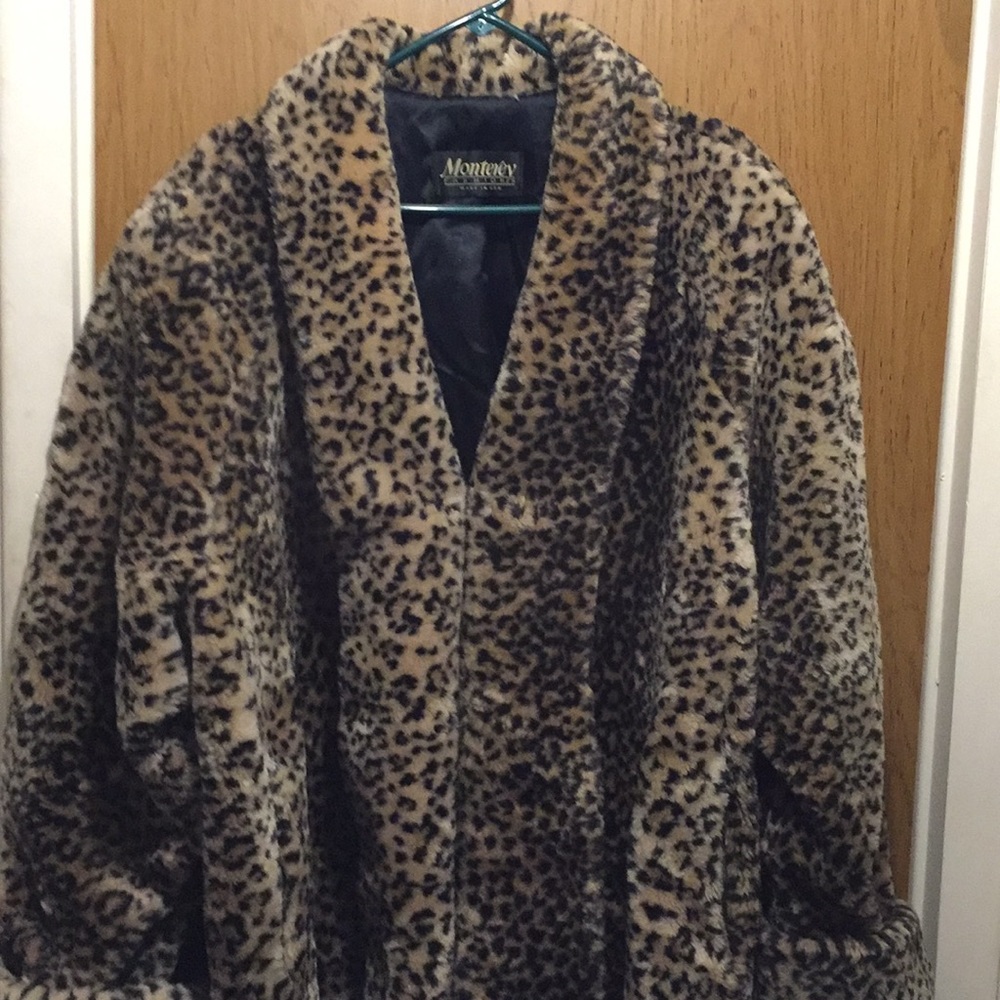 Monterey Fashion faux fur coat
